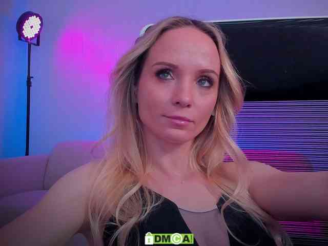 Louise_Dance webcam