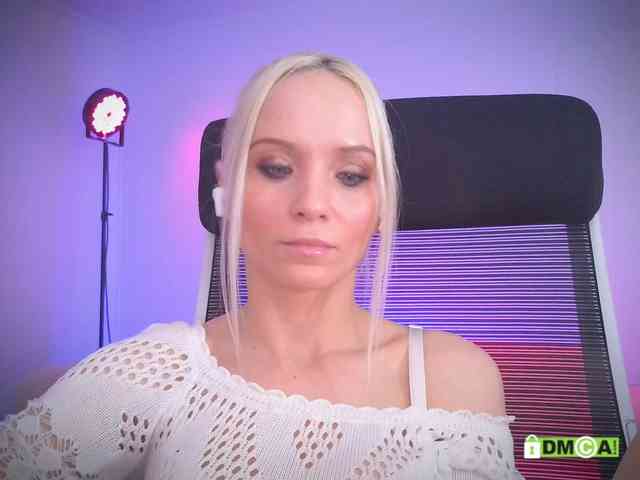 Louise_Dance webcam