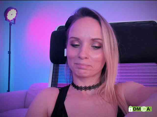 Louise_Dance webcam