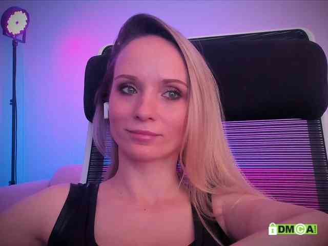 Louise_Dance webcam