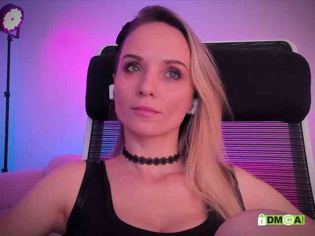Louise_Dance webcam