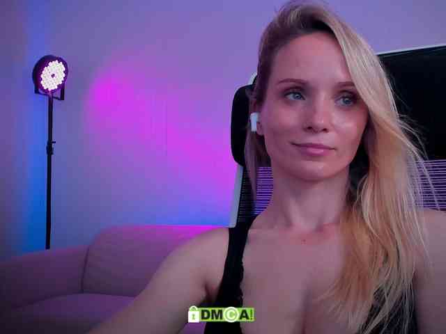 Louise_Dance webcam