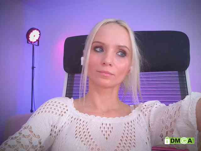 Louise_Dance webcam