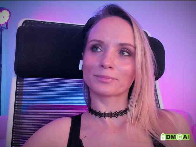 Louise_Dance webcam
