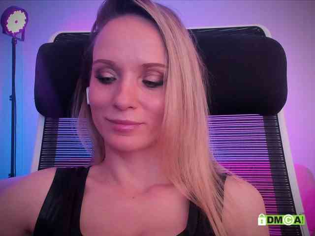 Louise_Dance webcam