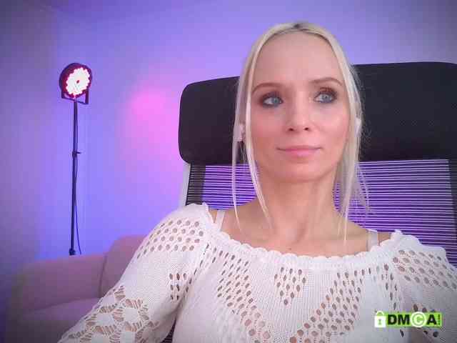 Louise_Dance webcam