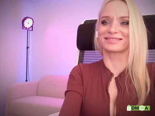 Louise_Dance webcam