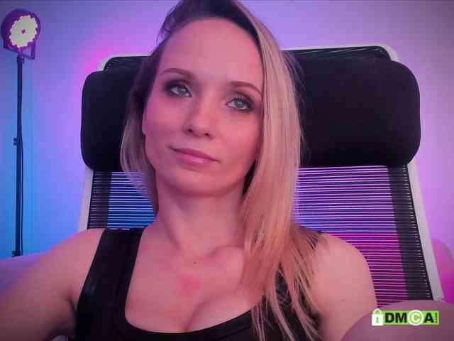Louise_Dance webcam