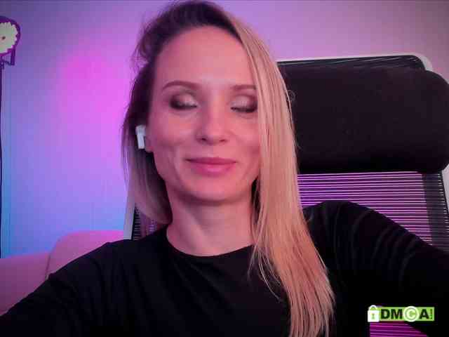Louise_Dance webcam