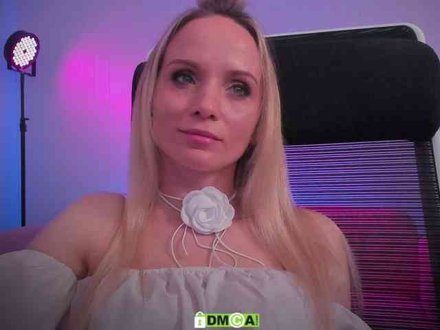 Louise_Dance webcam