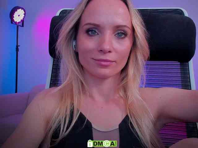 Louise_Dance webcam