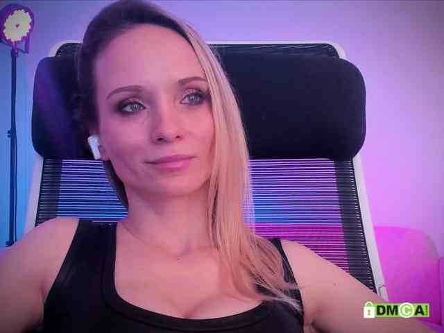 Louise_Dance webcam