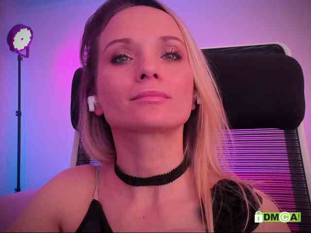 Louise_Dance webcam