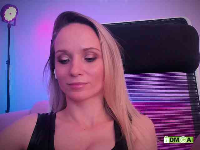 Louise_Dance webcam