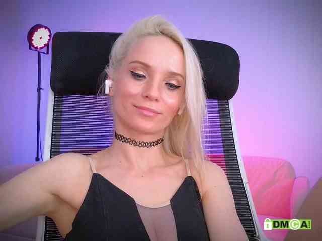 Louise_Dance webcam