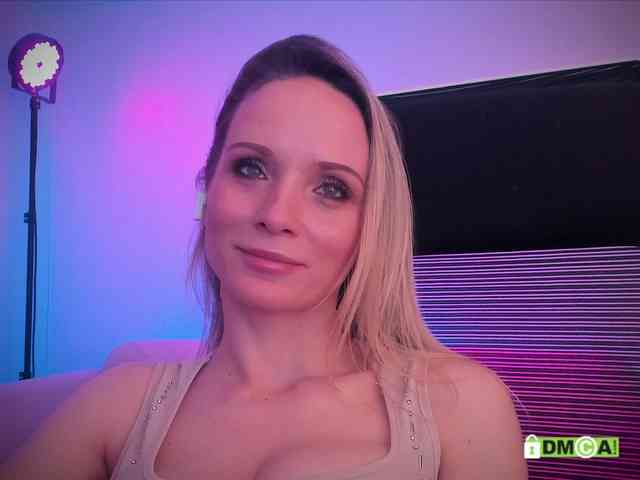 Louise_Dance webcam