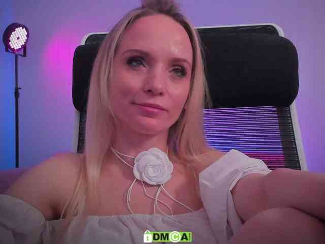 Louise_Dance webcam