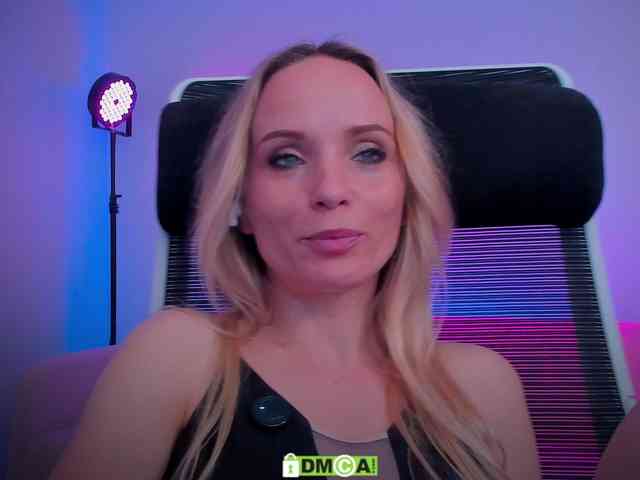 Louise_Dance webcam