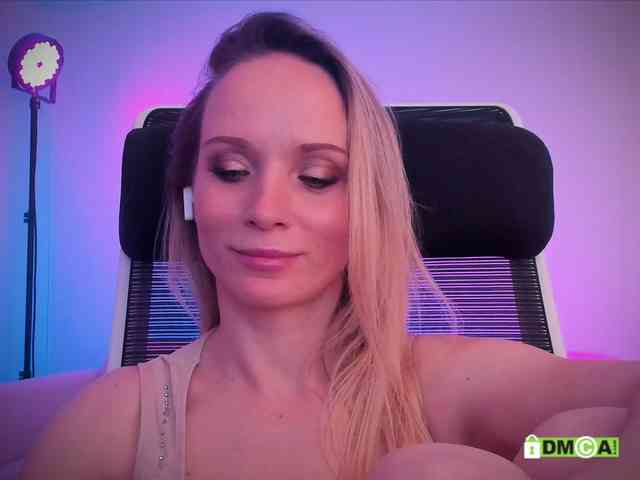 Louise_Dance webcam