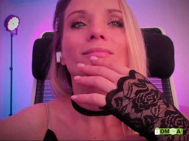 Louise_Dance webcam