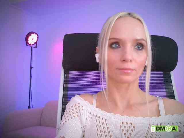 Louise_Dance webcam