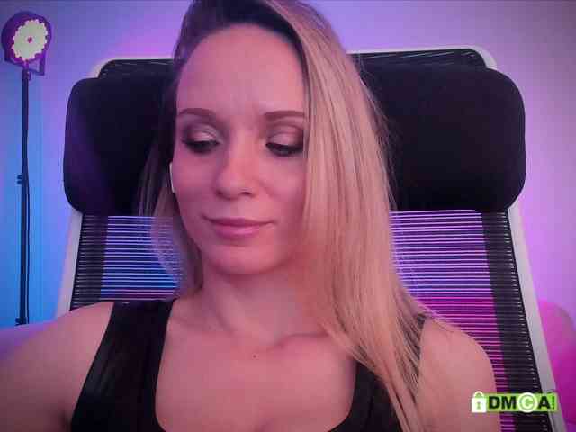 Louise_Dance webcam