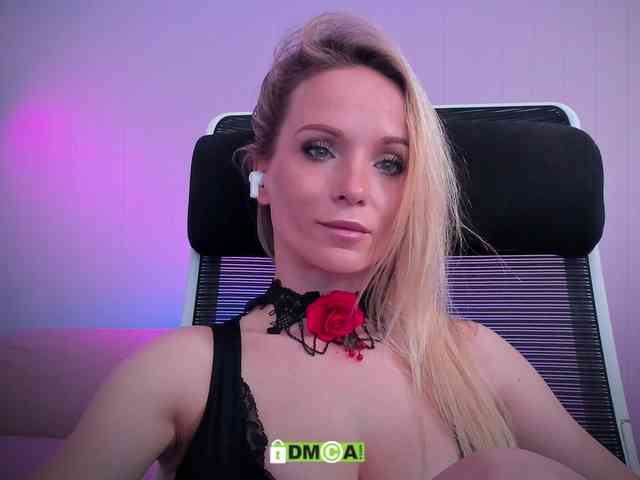 Louise_Dance webcam