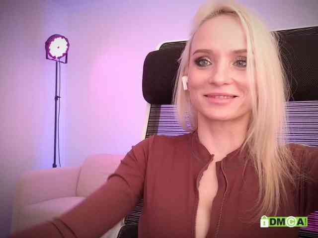Louise_Dance webcam