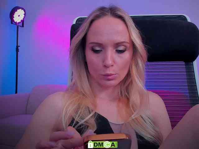 Louise_Dance webcam