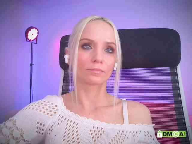 Louise_Dance webcam