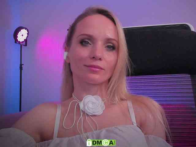 Louise_Dance webcam