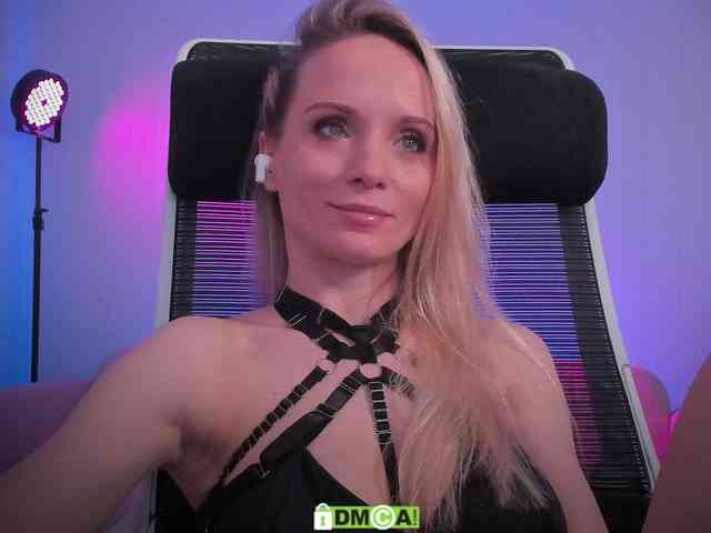 Louise_Dance webcam