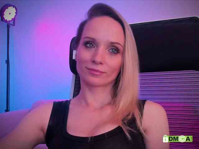 Louise_Dance webcam
