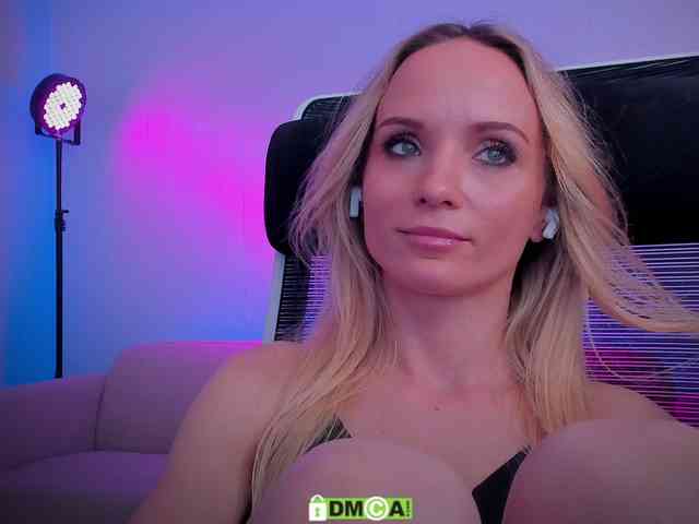 Louise_Dance webcam