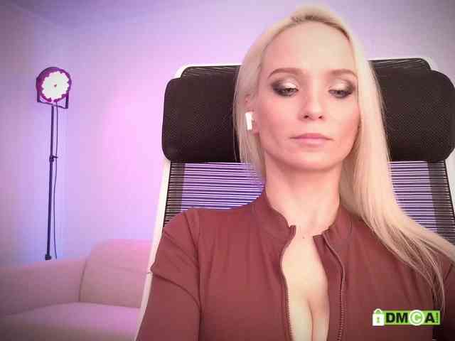 Louise_Dance webcam