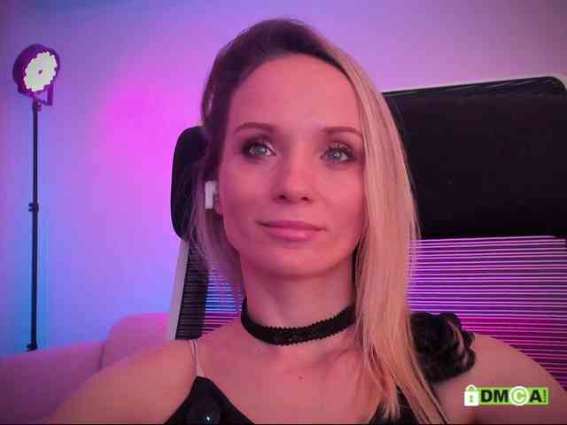 Louise_Dance webcam