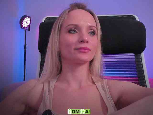 Louise_Dance webcam