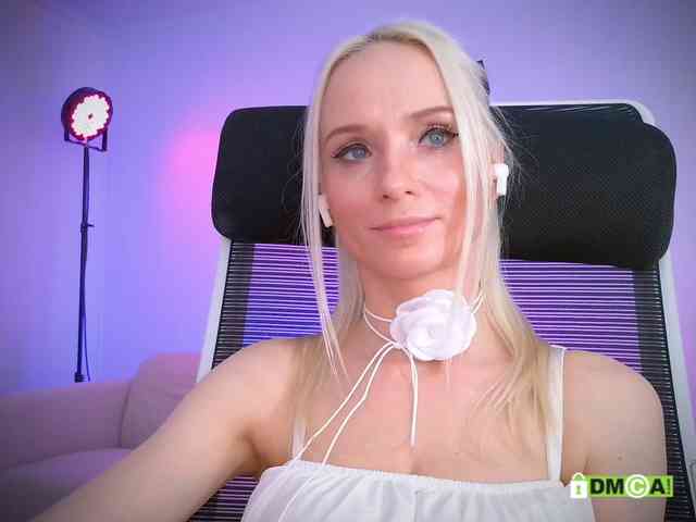 Louise_Dance webcam