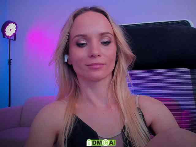 Louise_Dance webcam