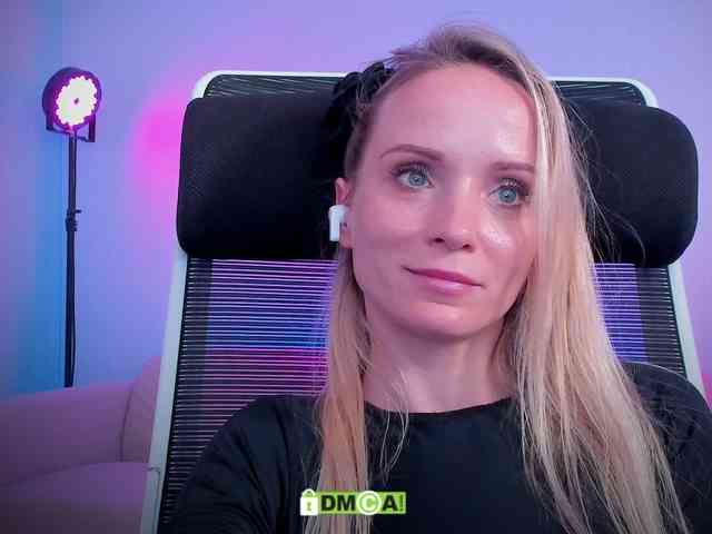 Louise_Dance webcam