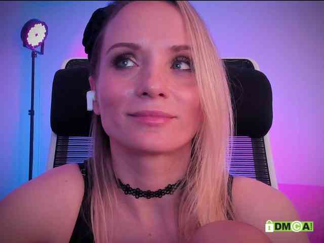 Louise_Dance webcam