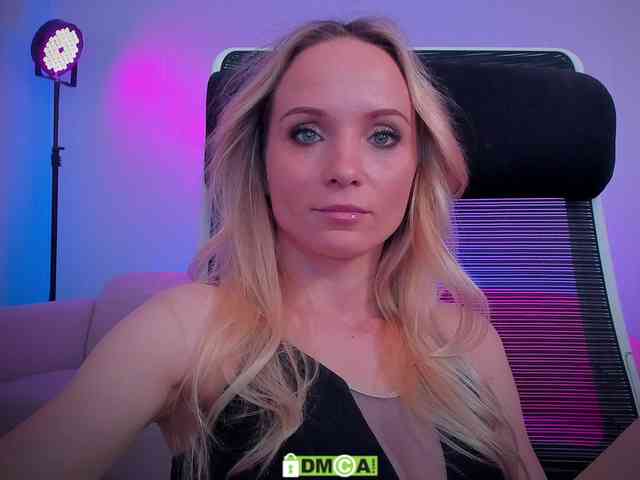 Louise_Dance webcam