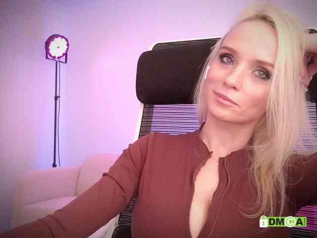 Louise_Dance webcam