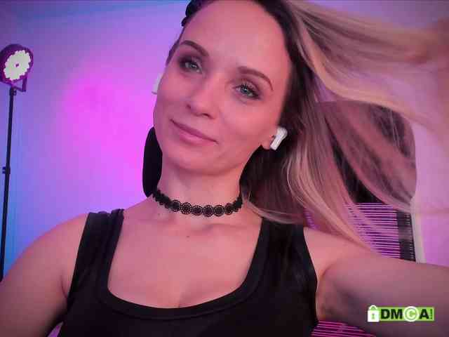 Louise_Dance webcam