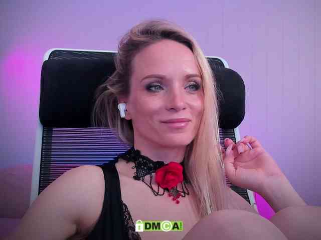 Louise_Dance webcam