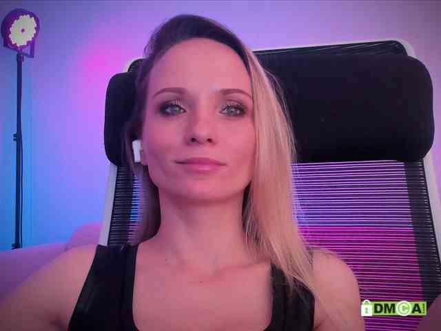 Louise_Dance webcam