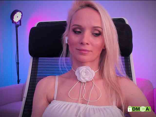 Louise_Dance webcam