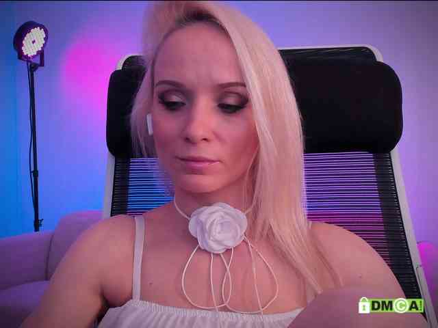 Louise_Dance webcam