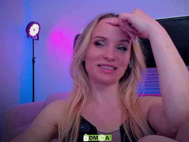 Louise_Dance webcam