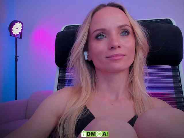 Louise_Dance webcam